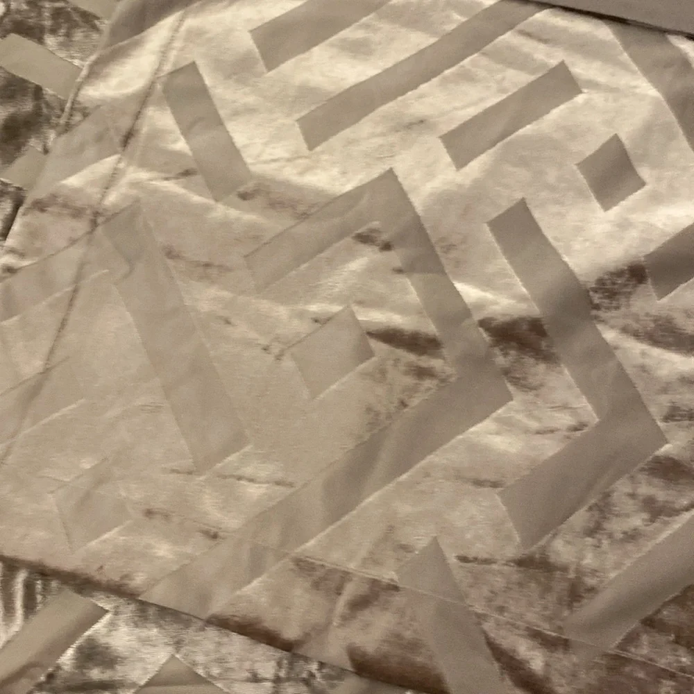 Z Gallerie king duvet + 2 king shams pattern per regular pictures.